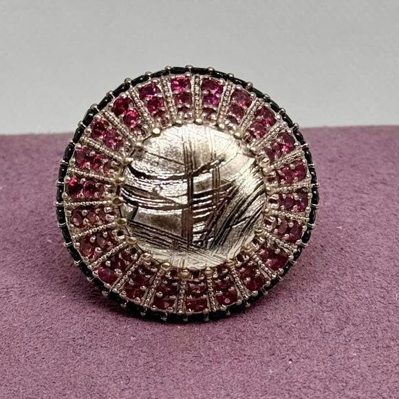 Vintage Sterling Silver Ruby and Black Spinel Ring - Picture 4 of 6